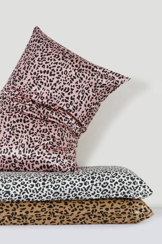 Best Silk Pillowcases for 2021 Reduce Friction That Can Mess With Your Hair and Skin at Night with a Soft Silk Pillowcase.